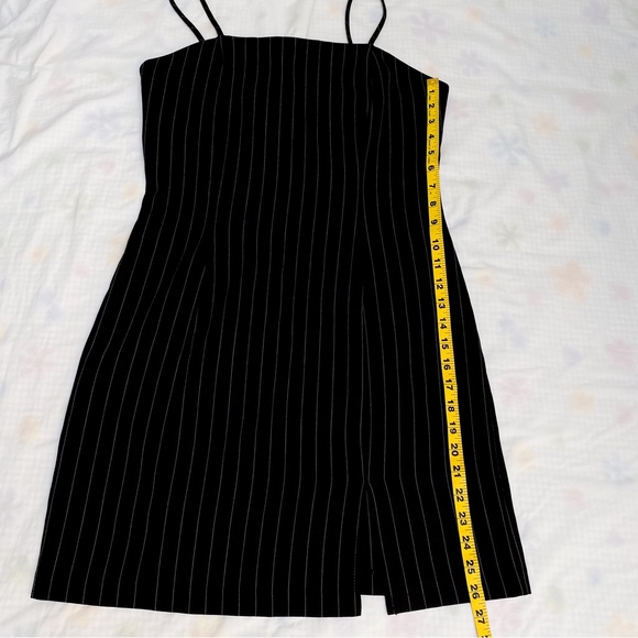 Alyn Paige black pinstripe dress size 5/6 - Picture 11 of 11